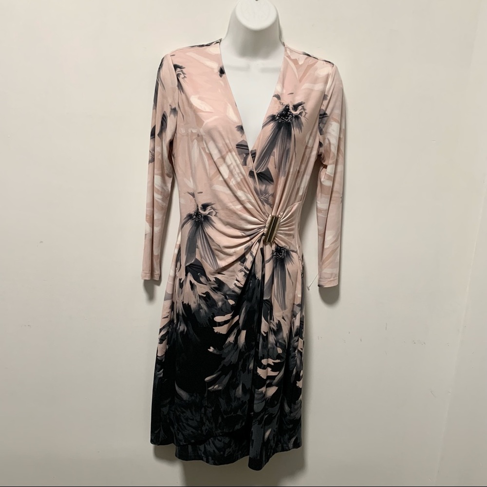 Calvin Klein 3/4 sleeve waist gold bar women’s dress size 4.